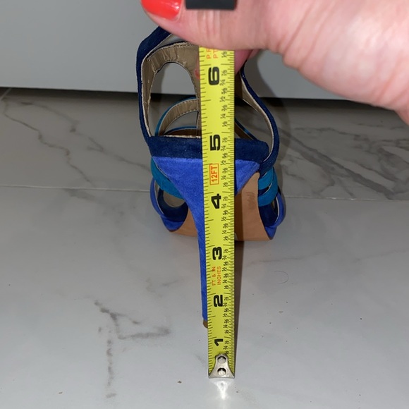 Saks Fifth Avenue heels. - Picture 11 of 13